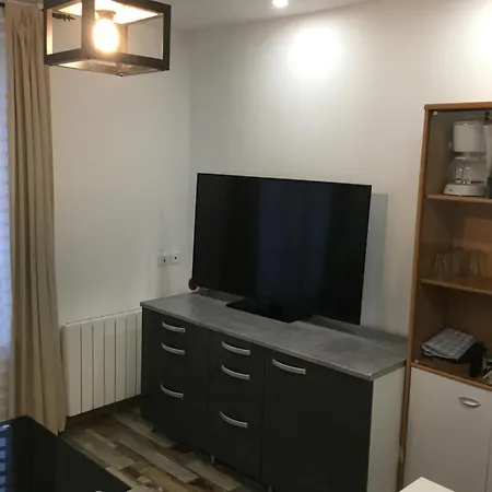 2 Pieces 25m2 1er G Apartment