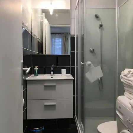 2 Pieces 25m2 1er G * Colombes (Hauts-de-Seine)